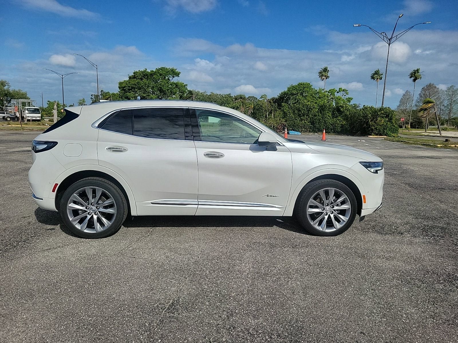 Certified 2023 Buick Envision Avenir image 5