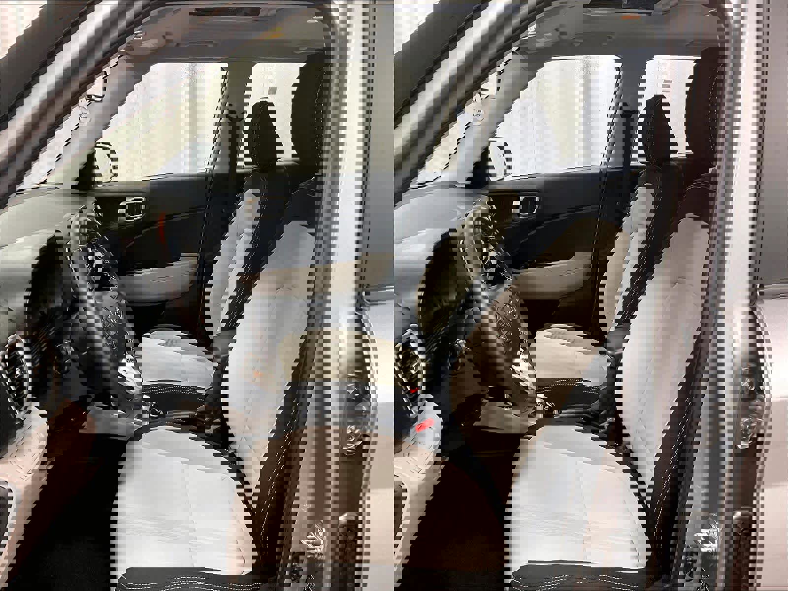 Used 2023 Hyundai Venue SEL image 10