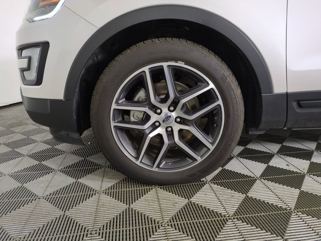 Used 2017 Ford Explorer Sport w/ Equipment Group 401A AWD/4WD image 27
