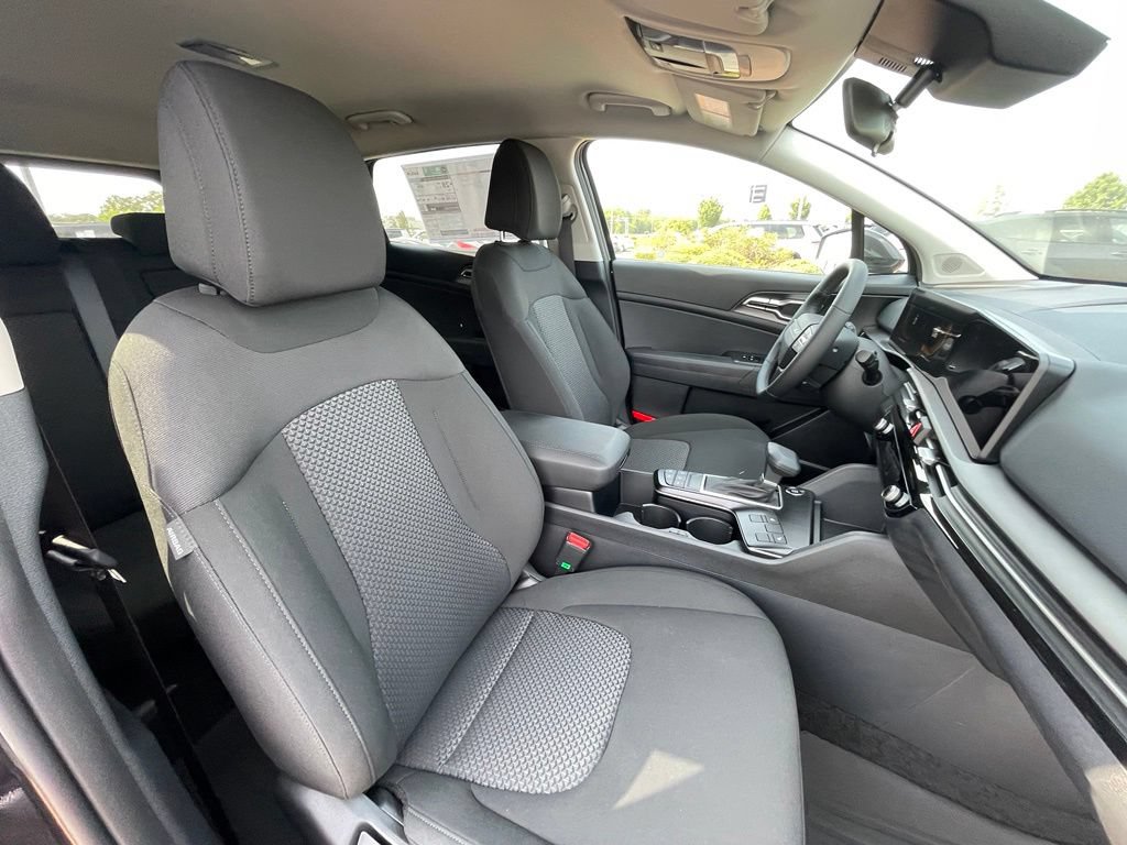New 2026 Kia Sportage LX w/ LX Convenience Package FWD image 29