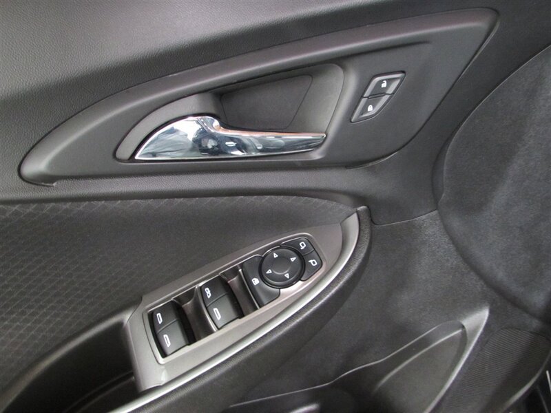 Used 2023 Chevrolet Malibu LT image 7