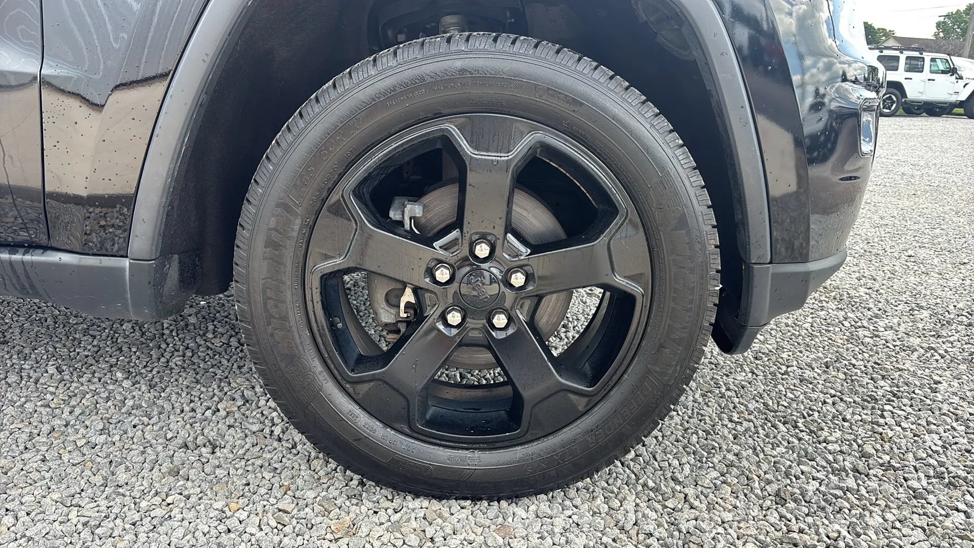 Used 2019 Jeep Grand Cherokee Laredo AWD/4WD image 8