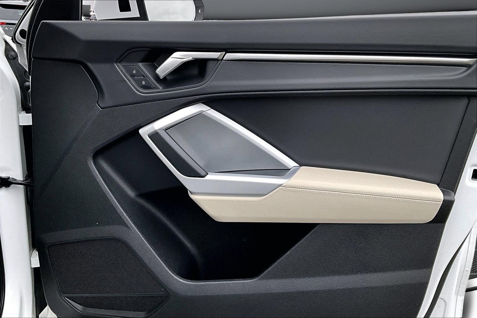 Used 2024 Audi Q3 2.0T Premium image 26