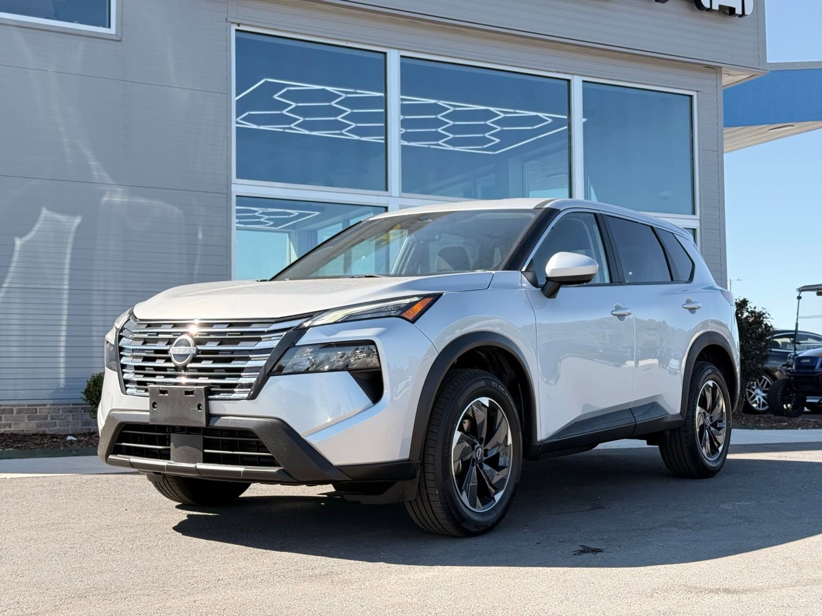 Used 2024 Nissan Rogue SV image 10