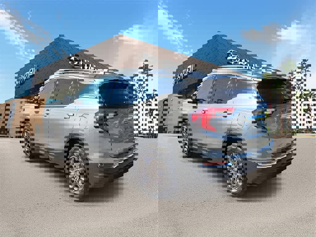 Used 2023 GMC Terrain SLT image 2