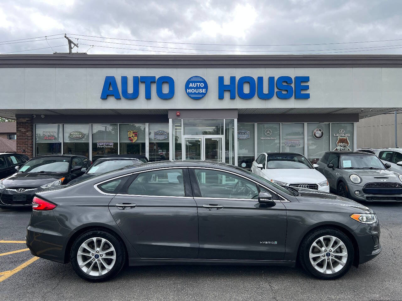 Used 2019 Ford Fusion SEL FWD image 9