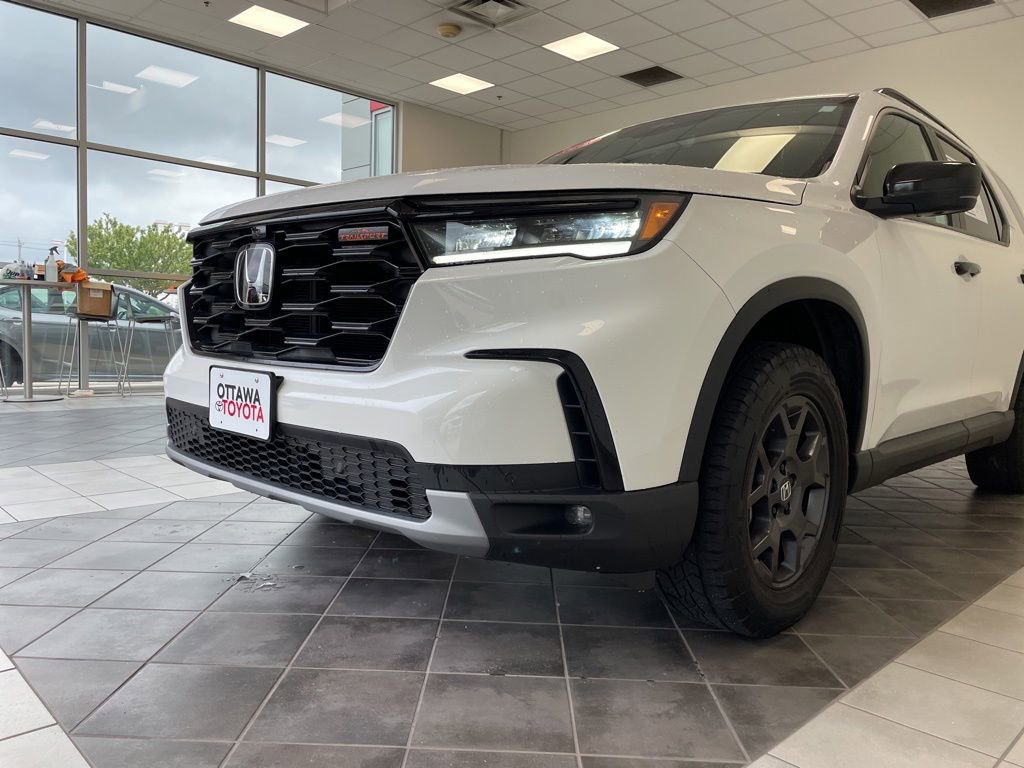 Used 2023 Honda Pilot TrailSport image 16