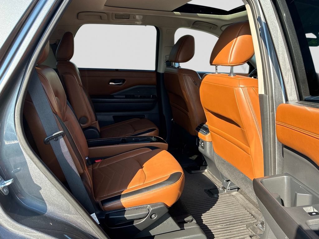 Certified 2023 Nissan Pathfinder Platinum AWD/4WD image 10