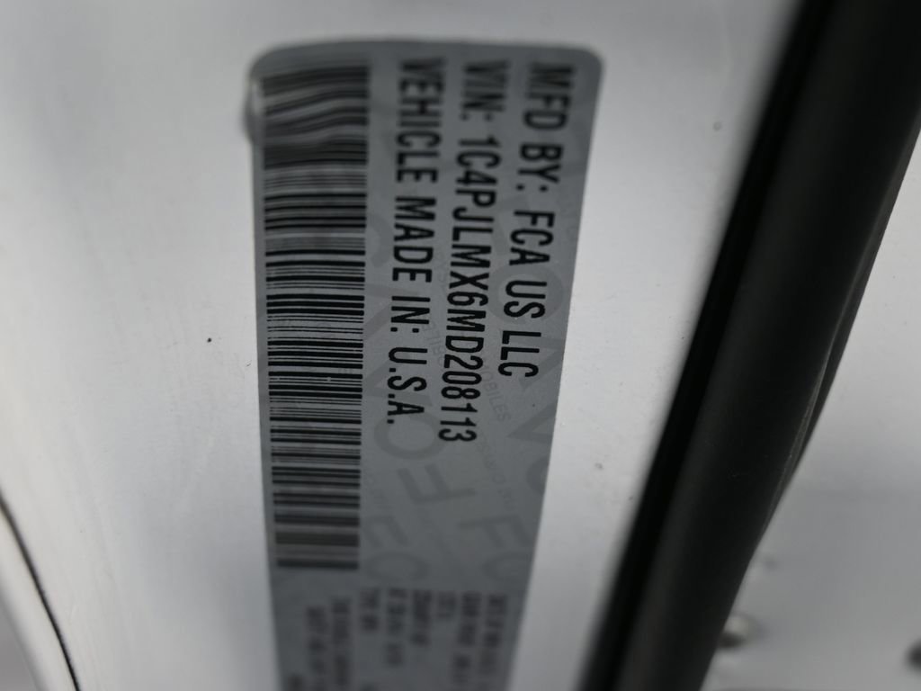 Used 2021 Jeep Cherokee Latitude Lux w/ Comfort/Convenience Group image 17