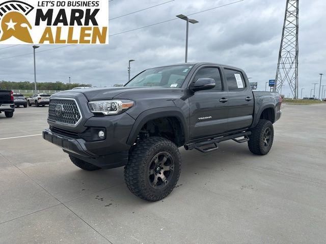 Used 2019 Toyota Tacoma TRD Off-Road image 2