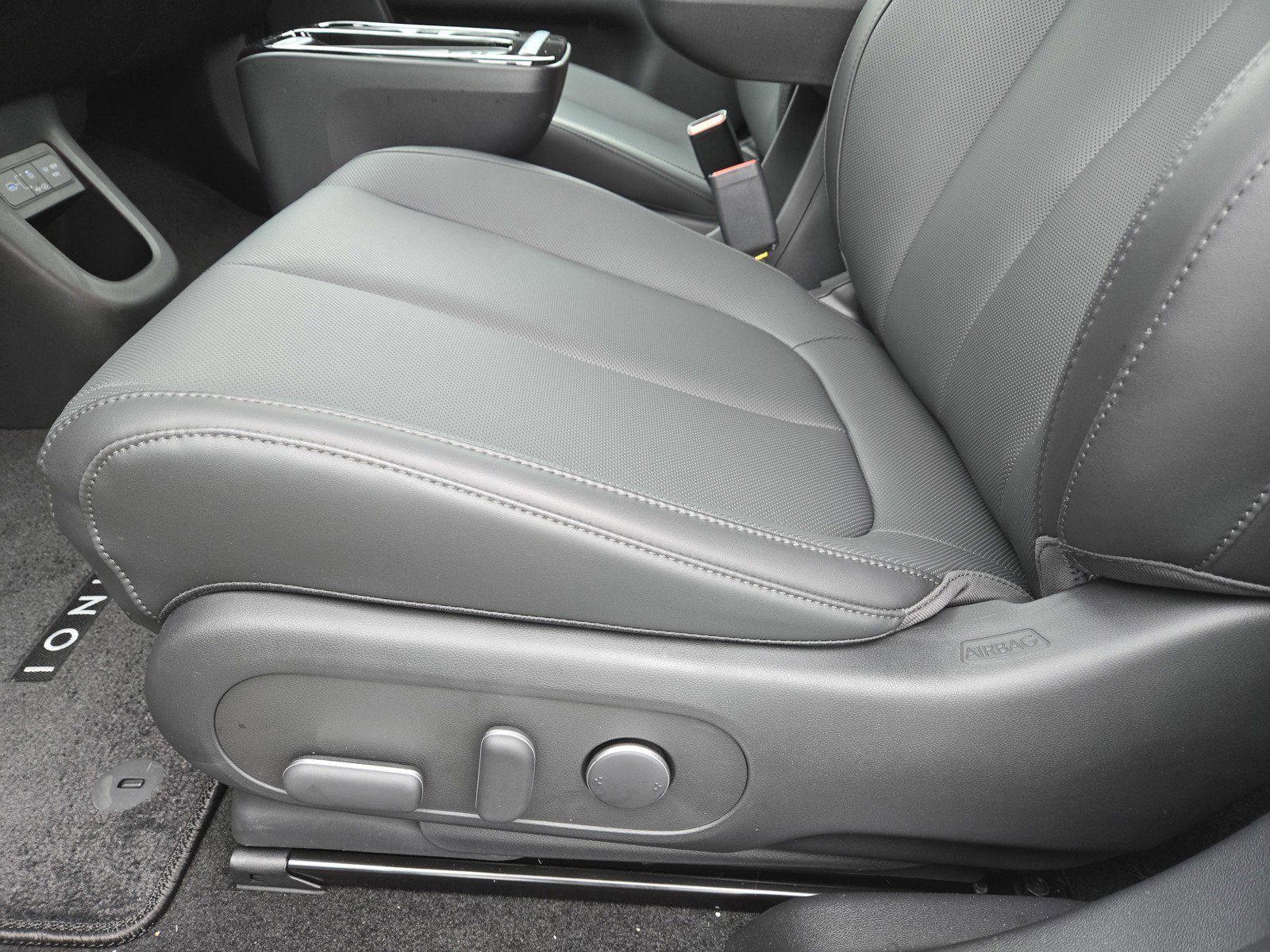 New 2026 Hyundai Ioniq 5 SEL image 17