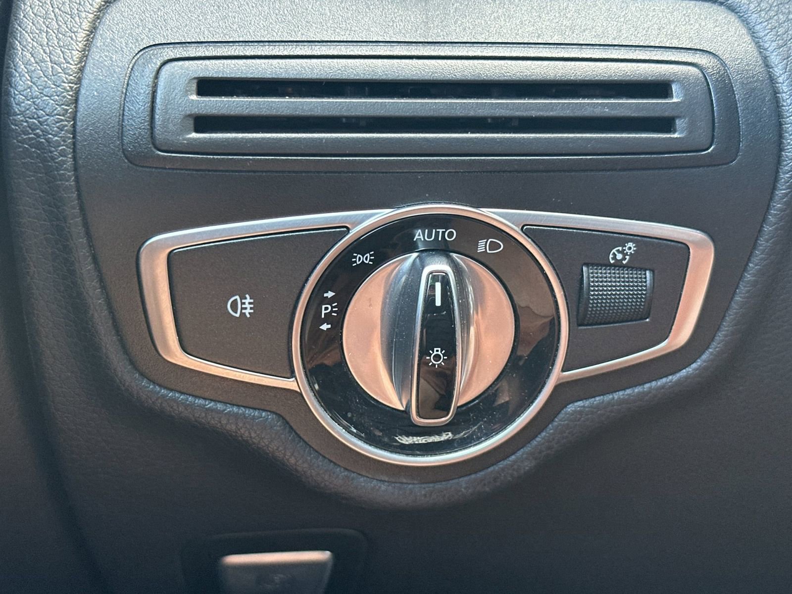 Used 2016 Mercedes-Benz GLC 300 image 30