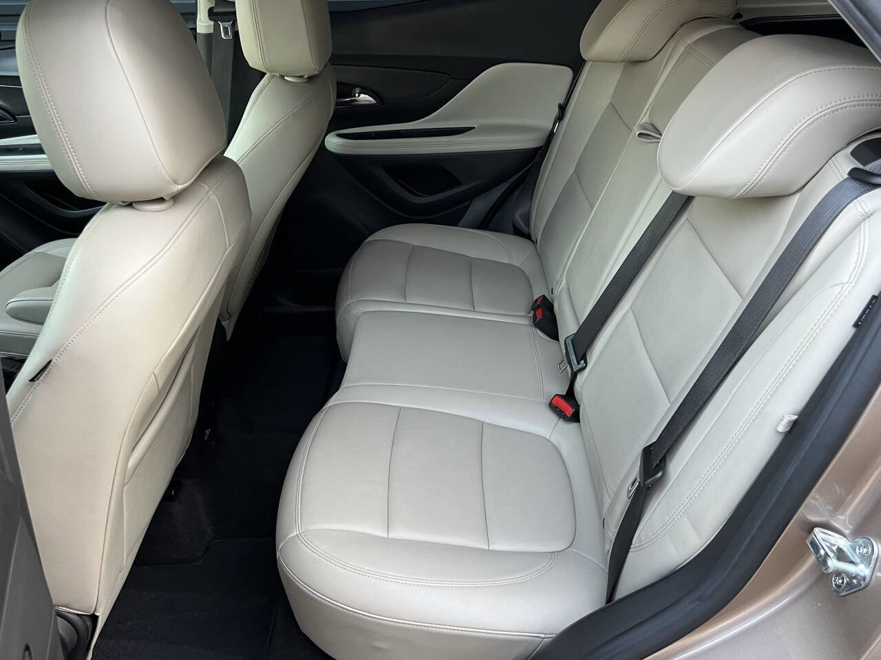 Used 2019 Buick Encore Essence w/ Experience Buick Package image 19