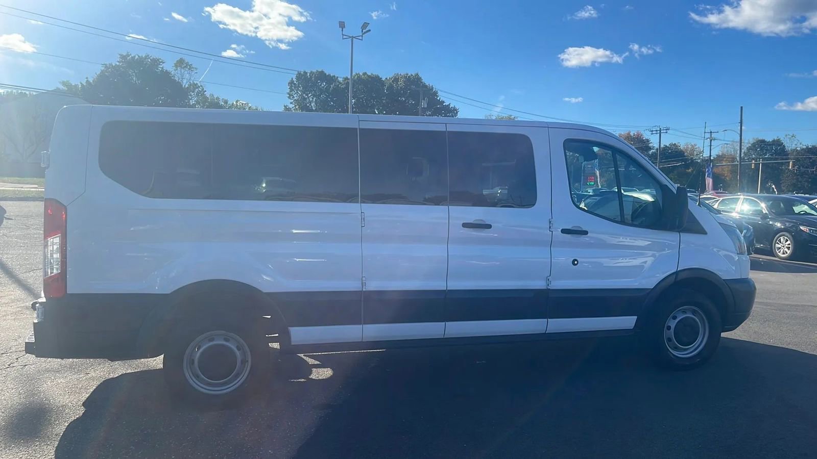 Used 2017 Ford Transit 350 XL image 8