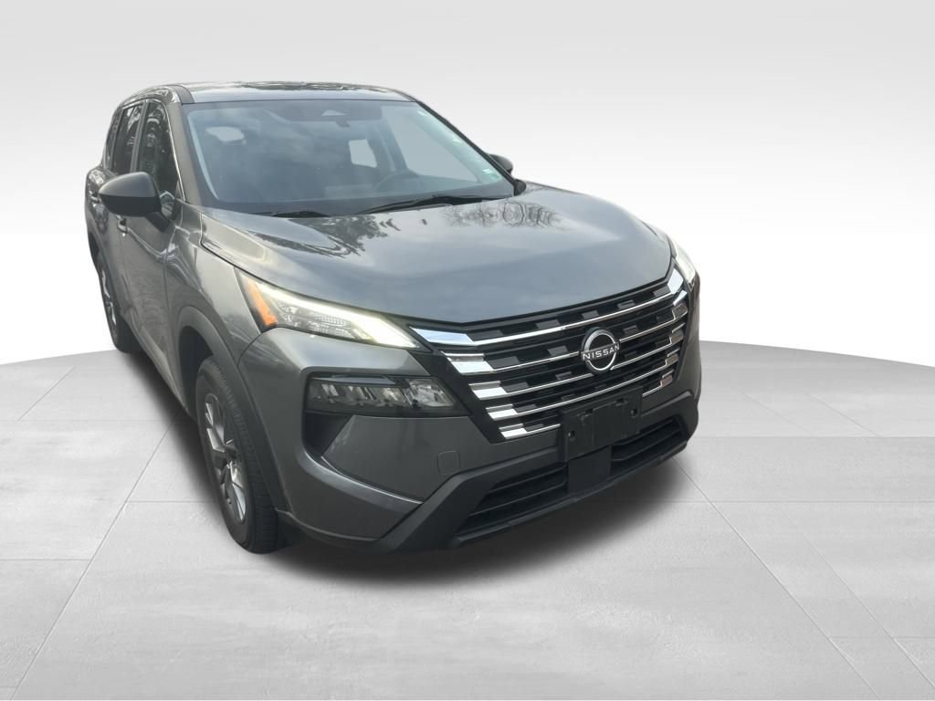 Used 2024 Nissan Rogue S image 25