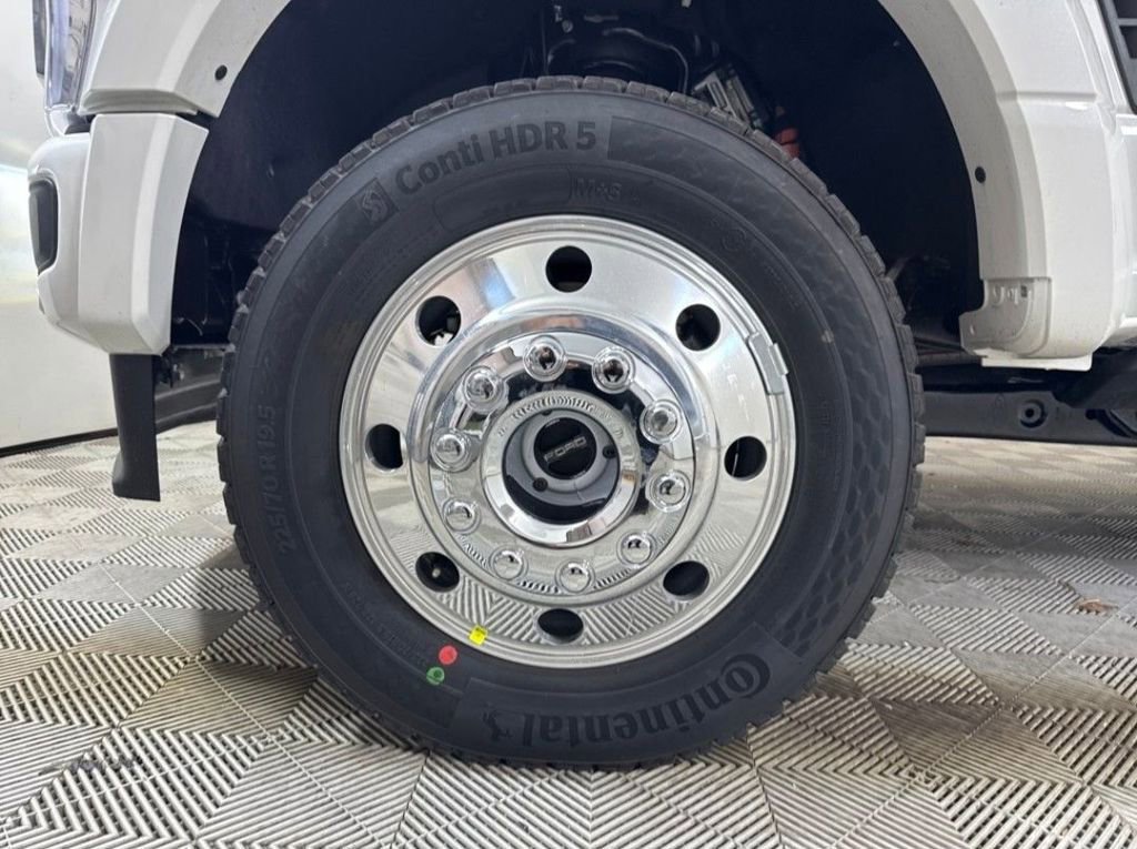 New 2026 Ford F450 Platinum w/ FX4 Off-Road Package image 17
