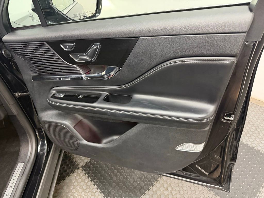 Used 2022 Lincoln Corsair AWD w/ Premium Package image 40