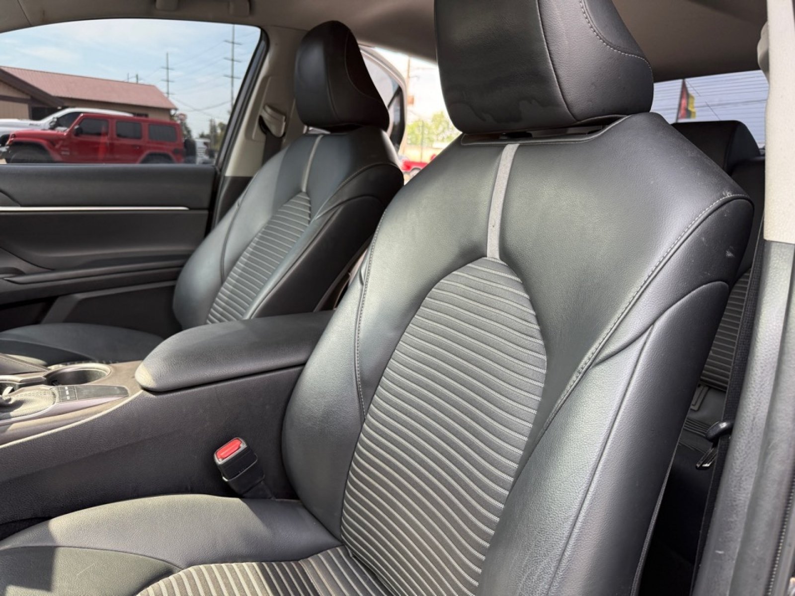 Used 2022 Toyota Camry SE w/ Convenience Package FWD image 26