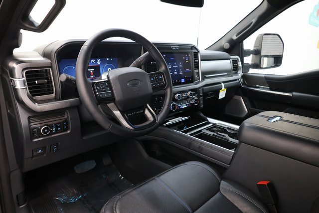 Used 2025 Ford F450 Platinum w/ FX4 Off-Road Package image 95