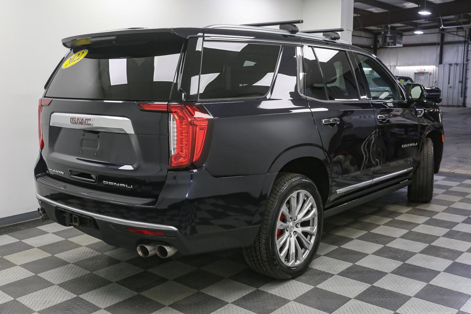 Used 2022 GMC Yukon Denali w/ Denali Premium Package AWD/4WD image 9
