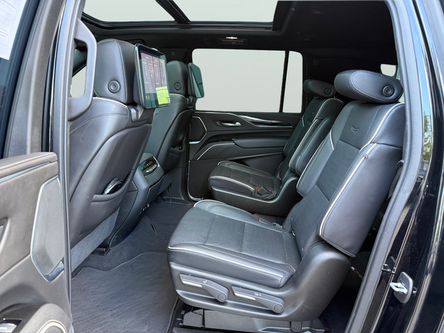 Used 2021 Cadillac Escalade ESV Sport w/ Driver Assist Tech Package AWD/4WD image 31