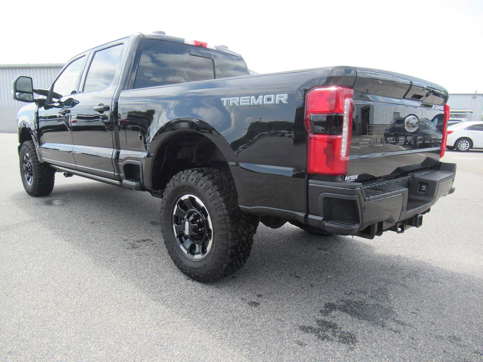 Used 2026 Ford F250 Lariat w/ Tremor Off-Road Package AWD/4WD image 7