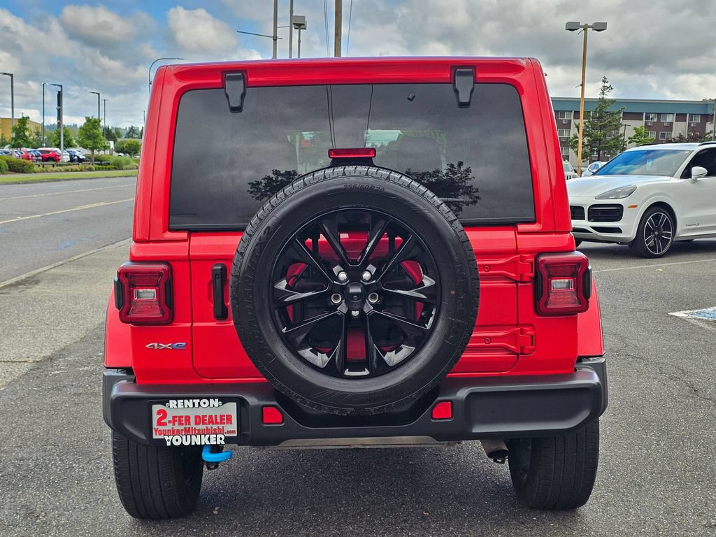 Used 2024 Jeep Wrangler Unlimited Sahara AWD/4WD image 6