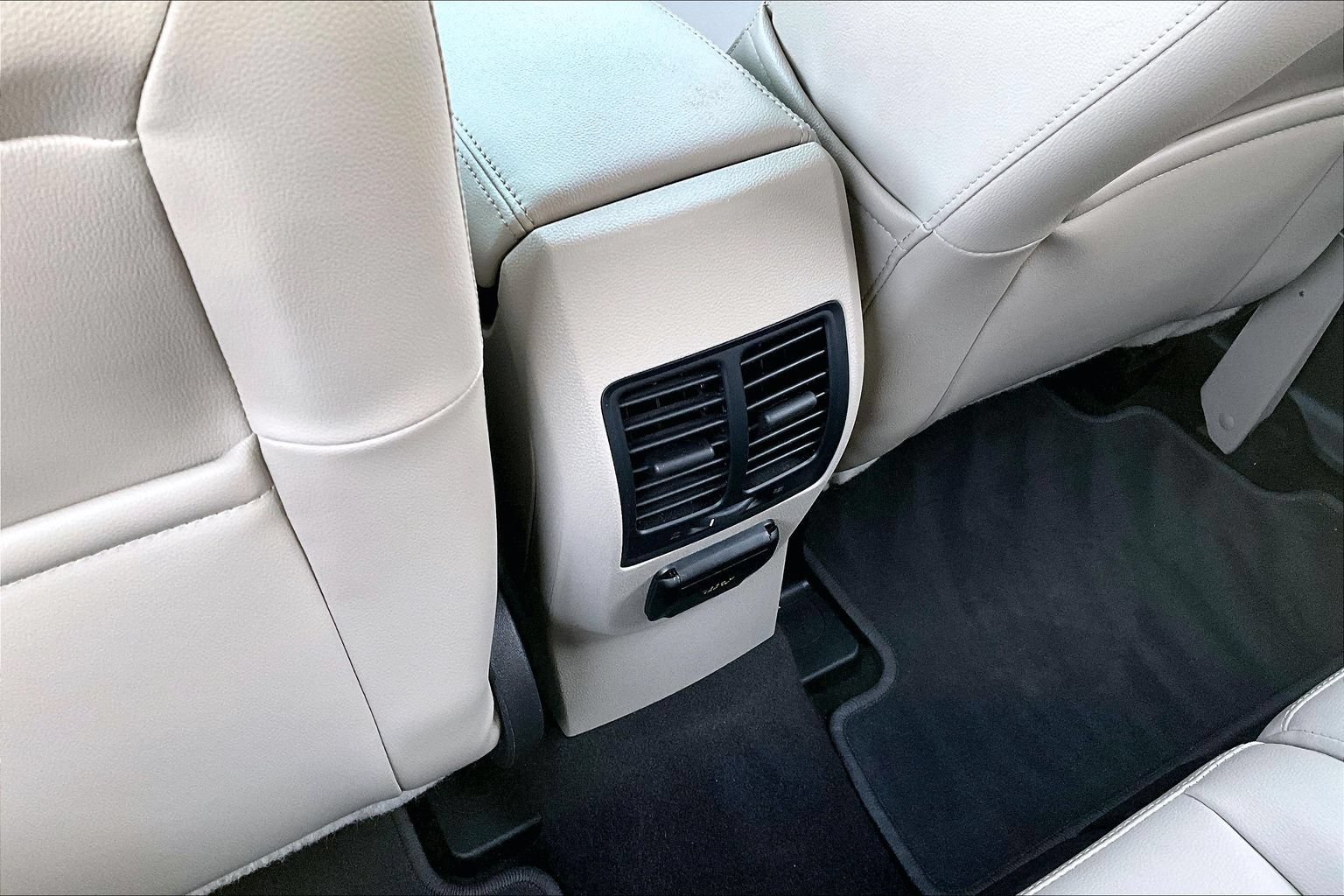 Used 2017 Ford Escape Titanium FWD image 23
