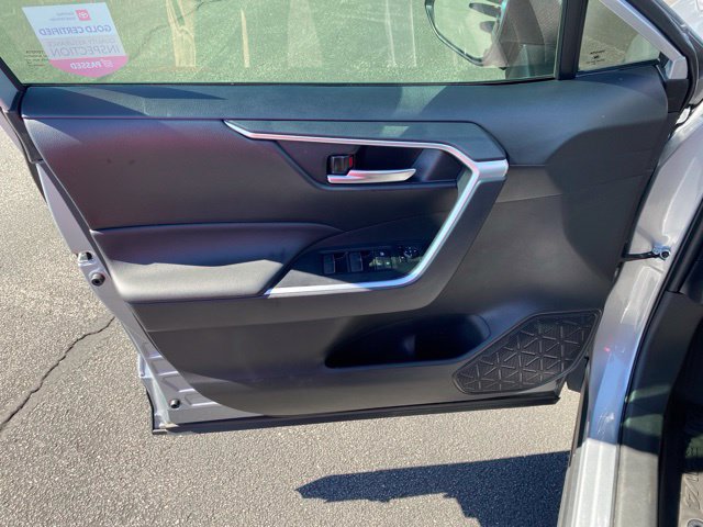 Certified 2025 Toyota RAV4 XLE AWD/4WD image 15