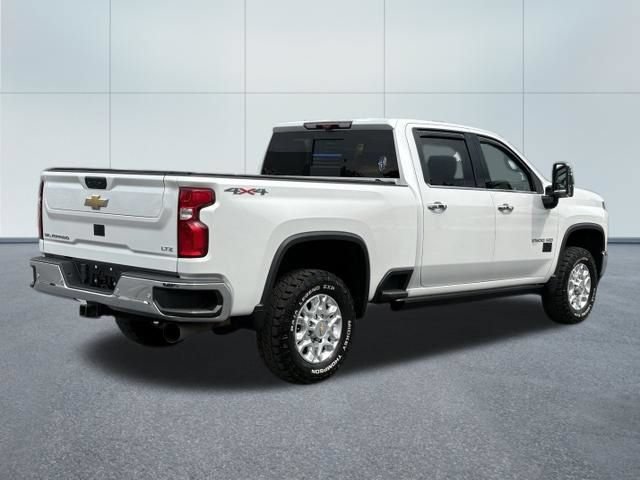 Used 2022 Chevrolet Silverado 2500 LTZ w/ LTZ Plus Package AWD/4WD image 3