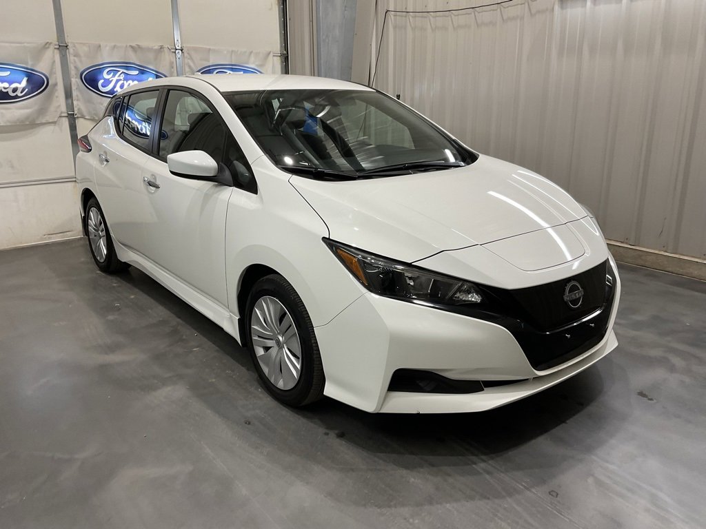 Used 2025 Nissan Leaf S image 1