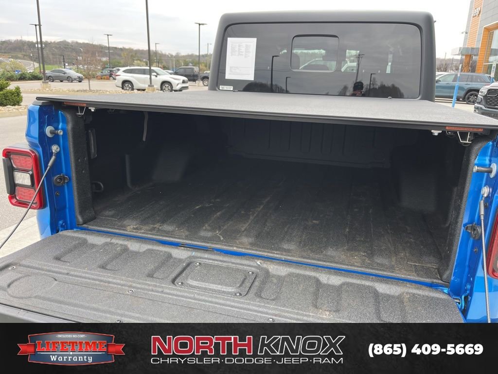 Used 2024 Jeep Gladiator Rubicon w/ Technology Group image 18