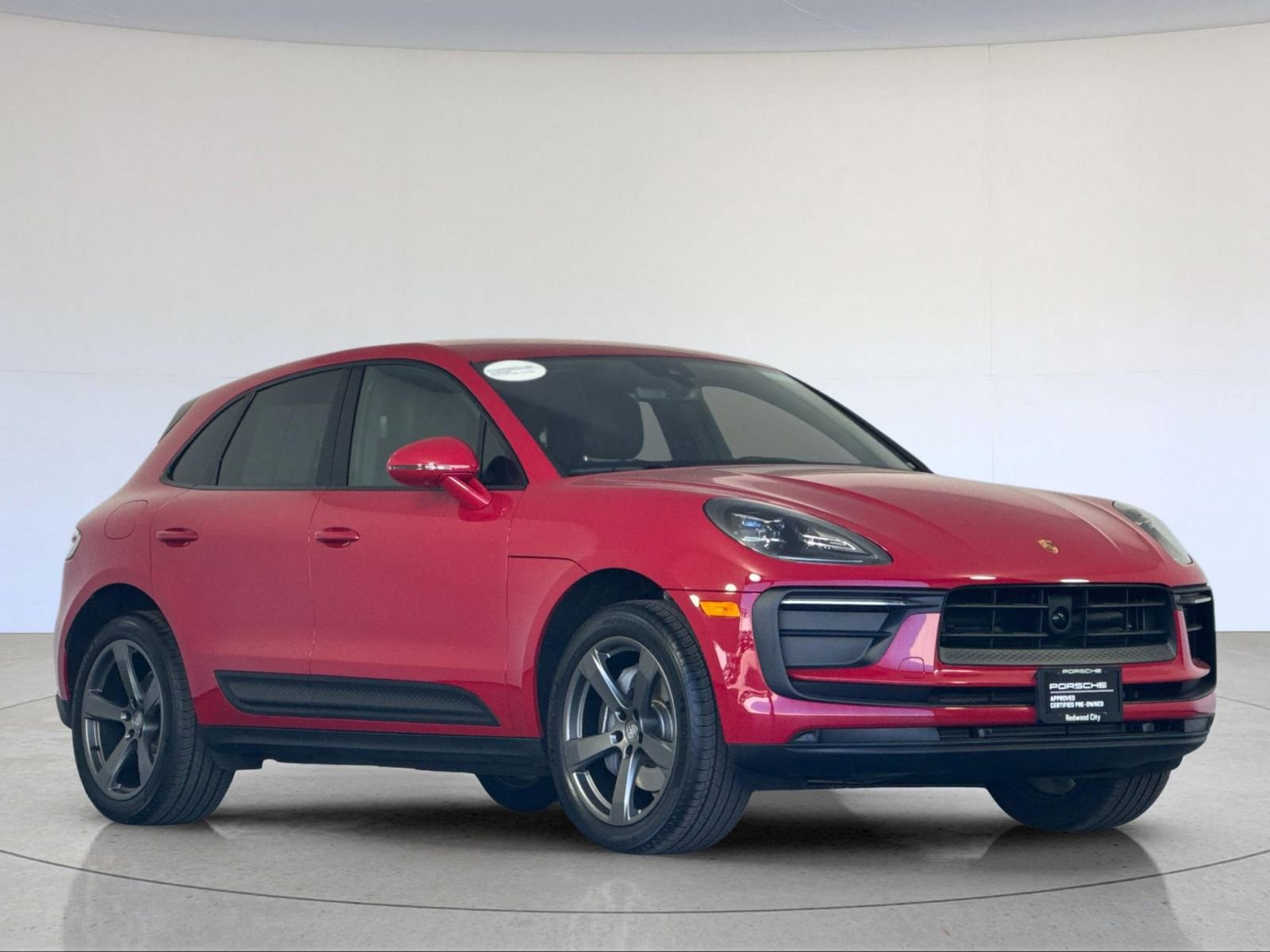Certified 2025 Porsche Macan image 10