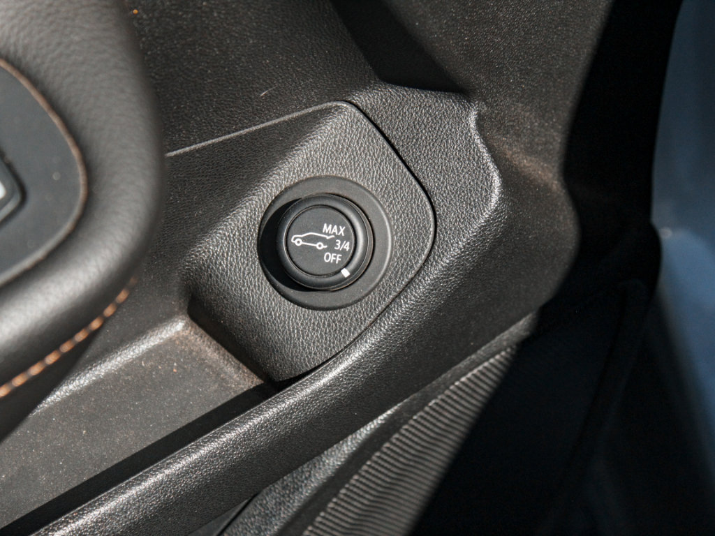 Used 2020 GMC Terrain SLE w/ Driver Convenience Package FWD image 10