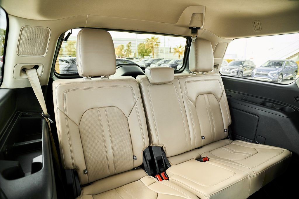 Used 2024 Ford Expedition Limited image 26