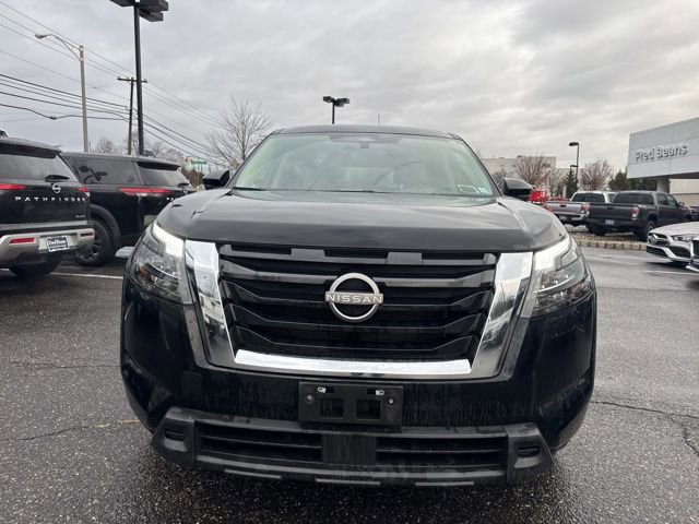 Certified 2023 Nissan Pathfinder SV image 2