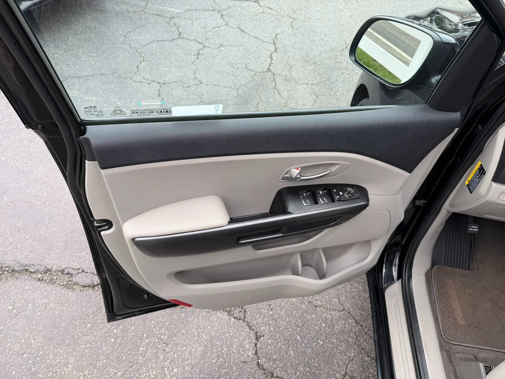 Used 2019 Kia Sedona LX FWD image 36