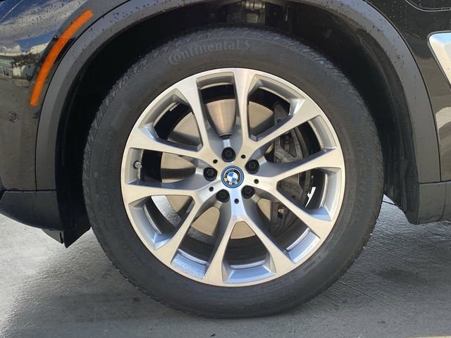 Certified 2025 BMW X5 xDrive50e w/ Premium Package image 11