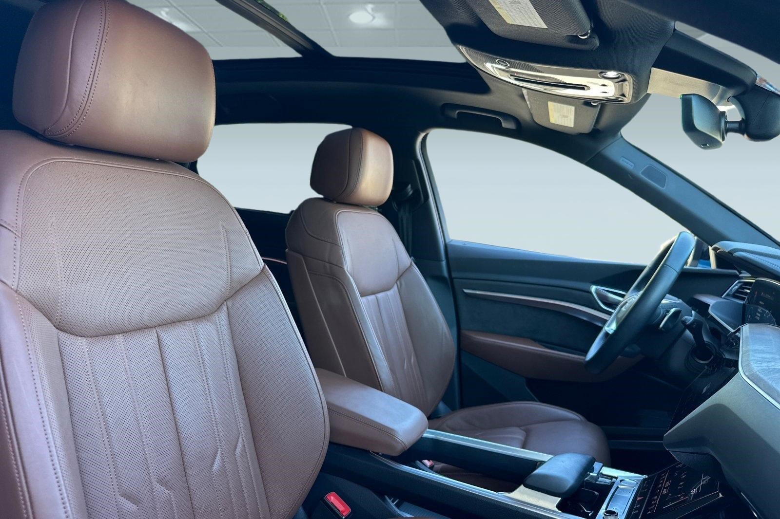 Used 2019 Audi e-tron Prestige AWD/4WD image 32