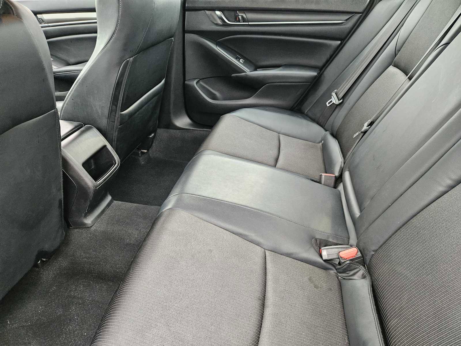 Used 2018 Honda Accord Sport image 27