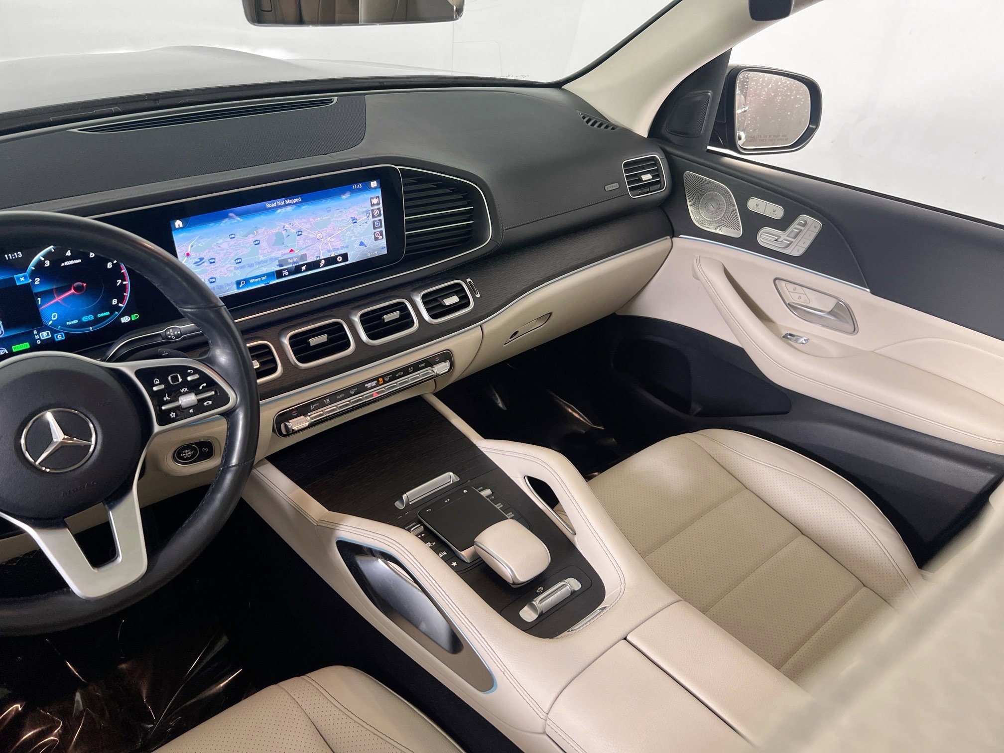 Used 2021 Mercedes-Benz GLS 450 4MATIC image 24