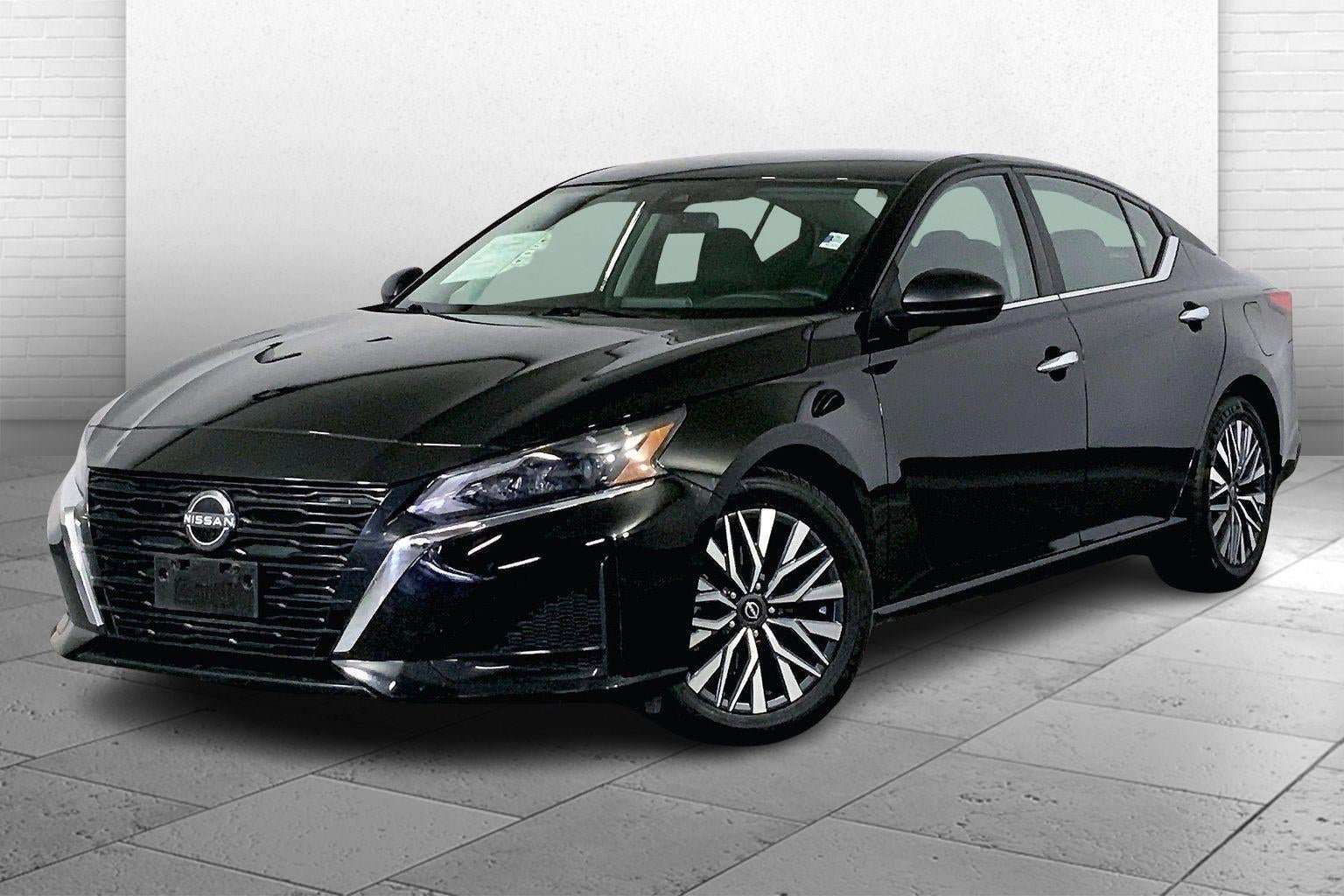 Used 2025 Nissan Altima 2.5 SV image 12