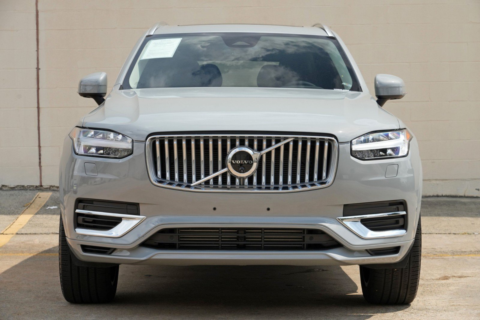 Used 2025 Volvo XC90 T8 Plus w/ Protection Package Premier AWD/4WD image 7