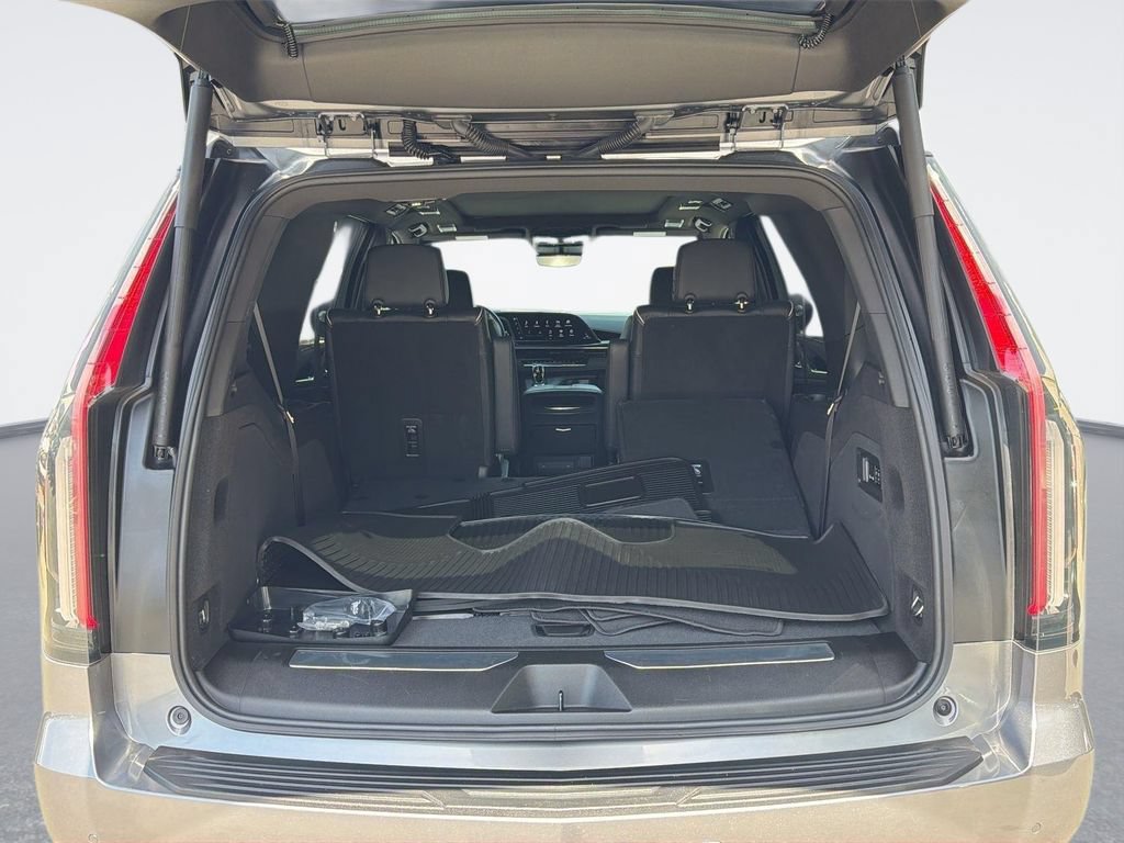 Certified 2022 Cadillac Escalade Sport w/ Touring Package AWD/4WD image 28