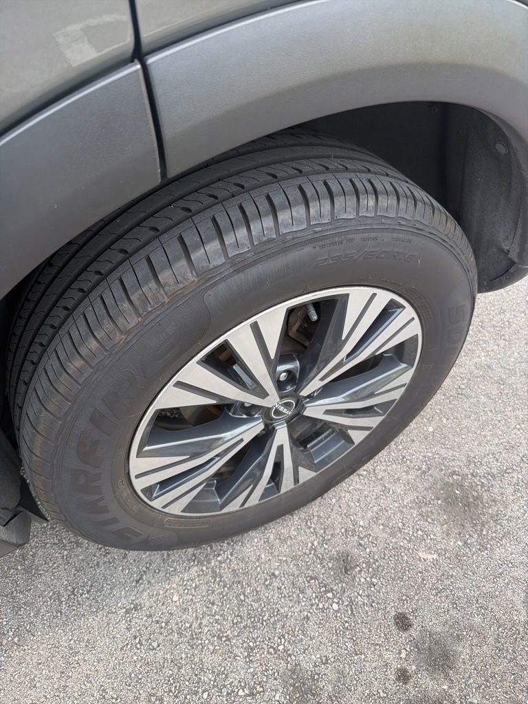 Used 2023 Nissan Rogue SV FWD image 10