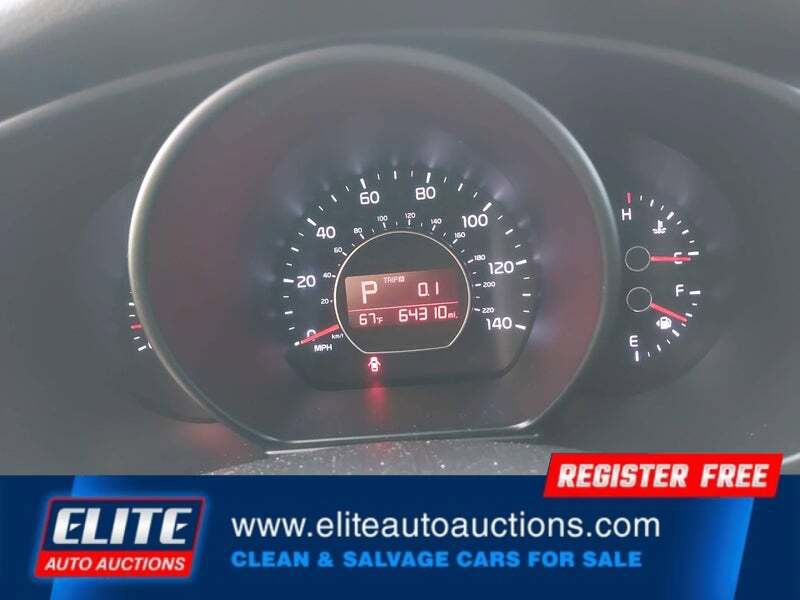 Used 2016 Kia Soul + w/ Audio Package FWD image 14