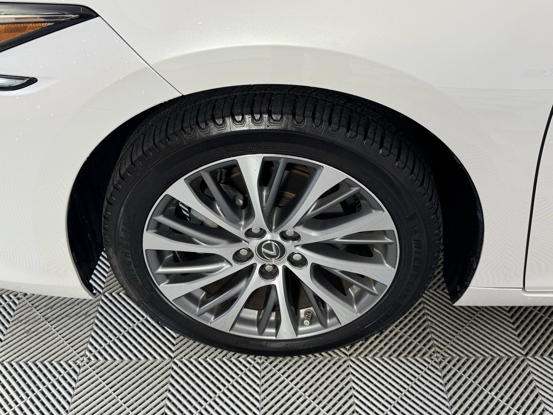 Used 2020 Lexus ES 350 w/ Premium Package FWD image 31