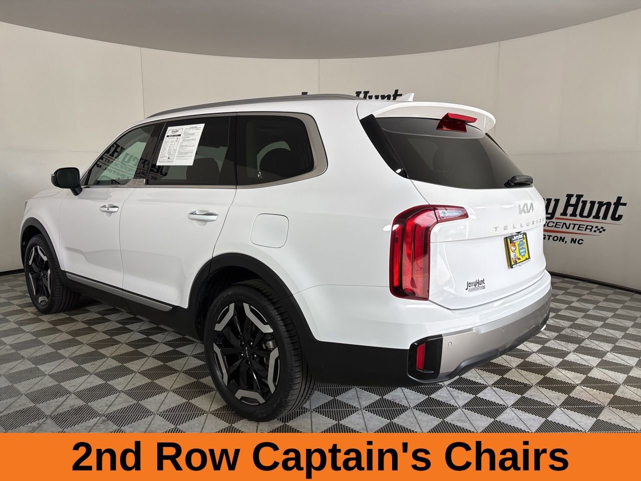 Used 2025 Kia Telluride S image 7