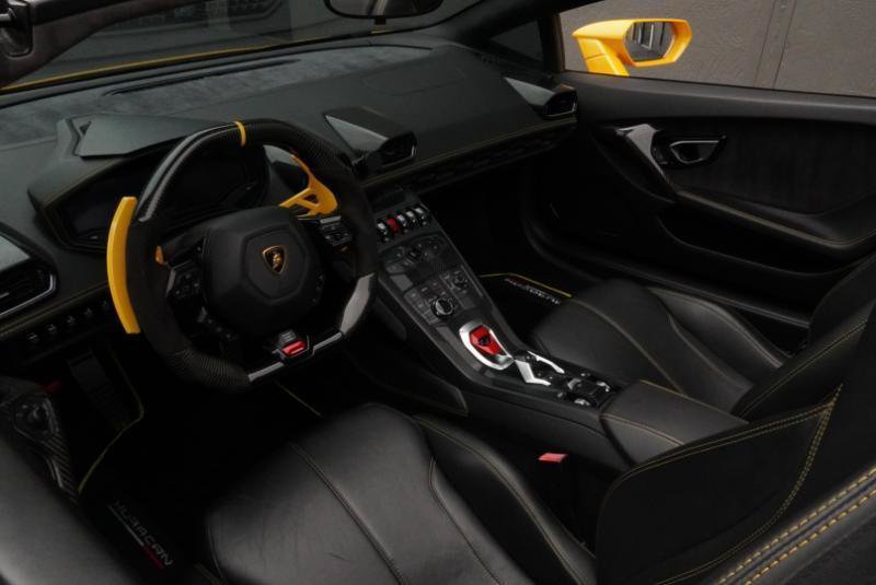 Used 2016 Lamborghini Huracan LP 610-4 AWD/4WD image 24