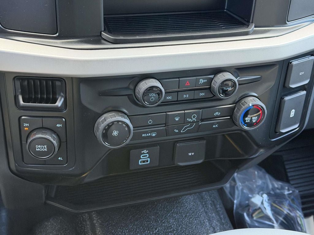 New 2025 Ford F450 XL w/ XL Chrome Package AWD/4WD image 16